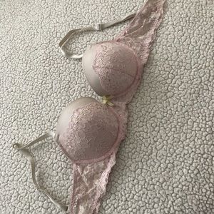 Victoria’s Secret Bra 32D